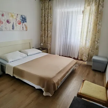 Apartman Kampor Rab Town Exterior photo