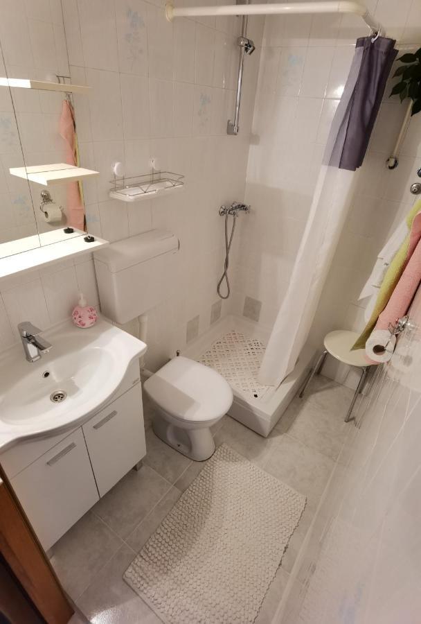 Apartma Kampor *