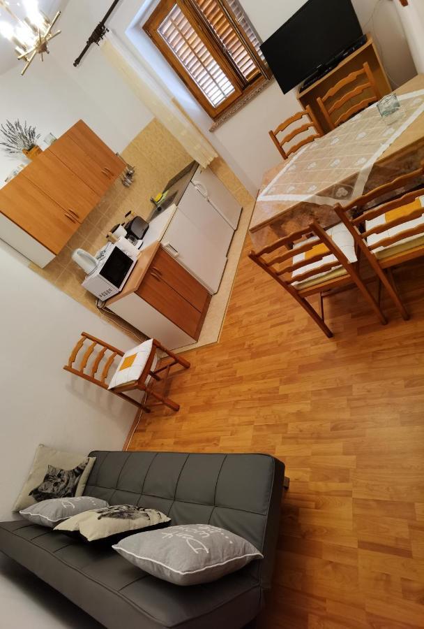 Apartma Kampor